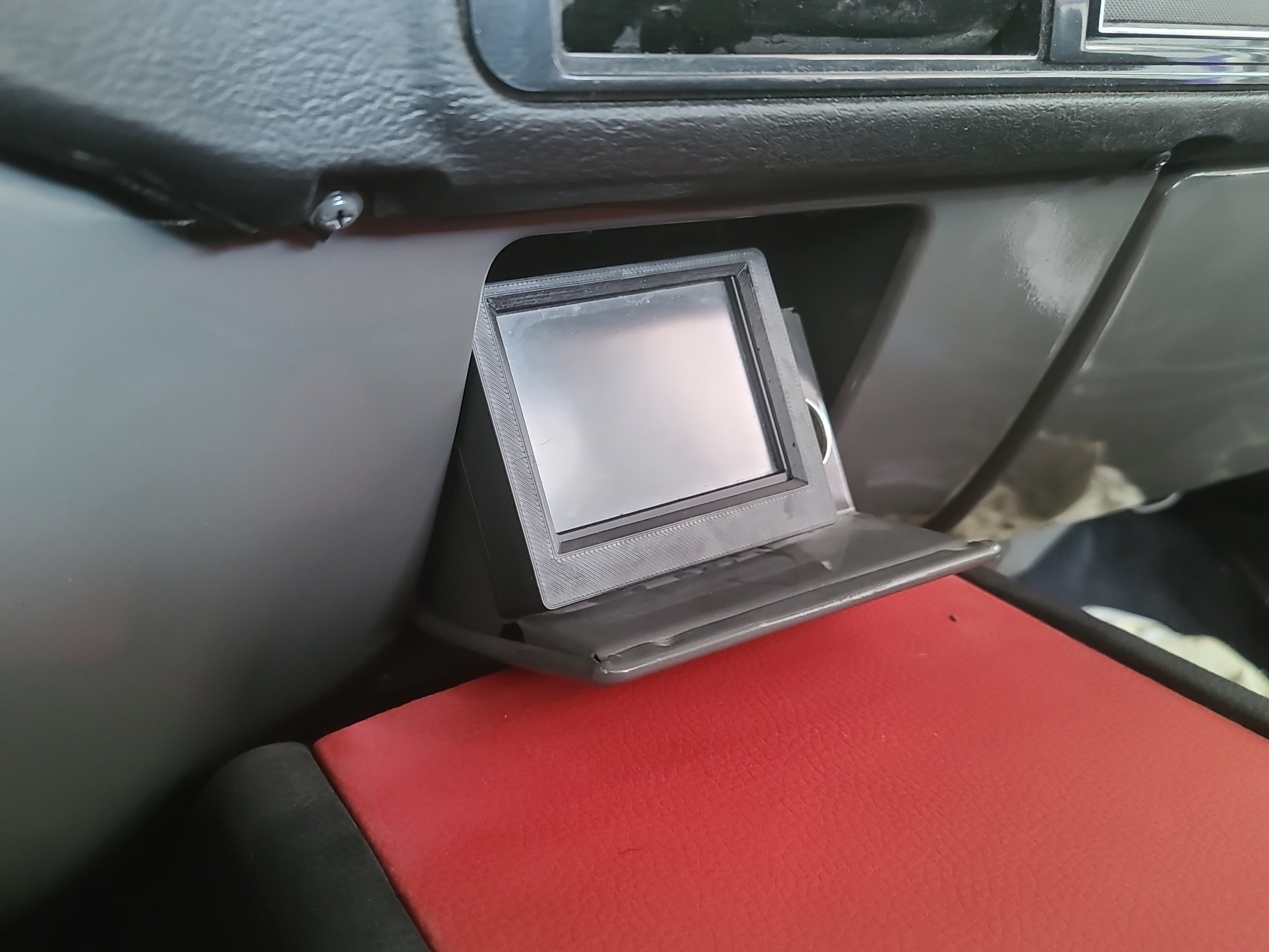 73-87 Sqaurebody Chevy GMC Holley 3.5" Screen Ashtray Mount