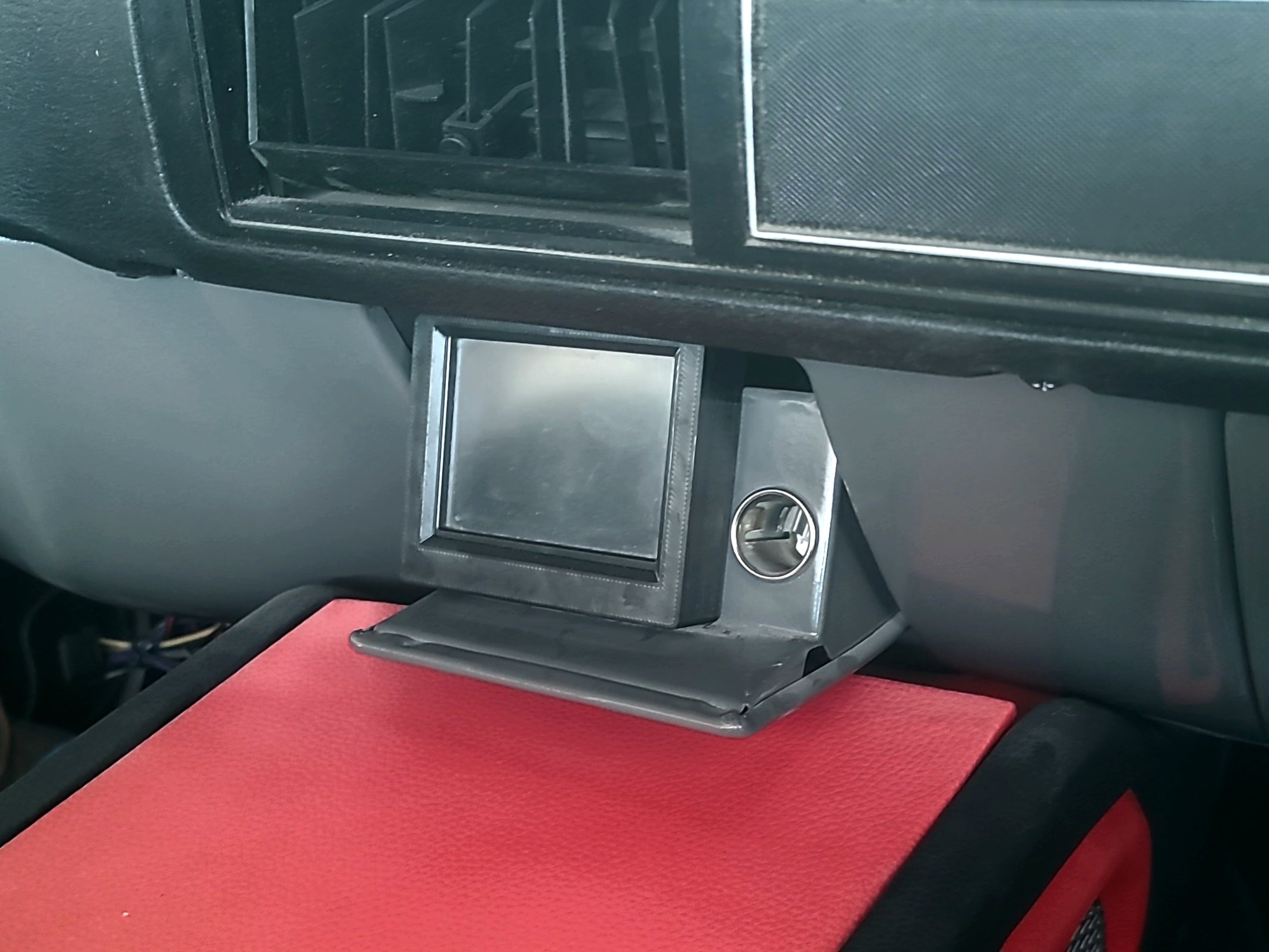 73-87 Sqaurebody Chevy GMC Holley 3.5" Screen Ashtray Mount